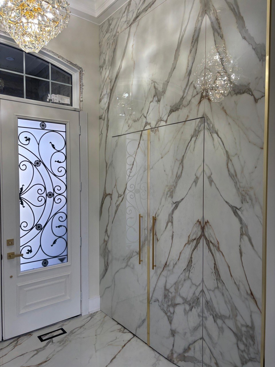 Travertine stone flooring – warm natural texture